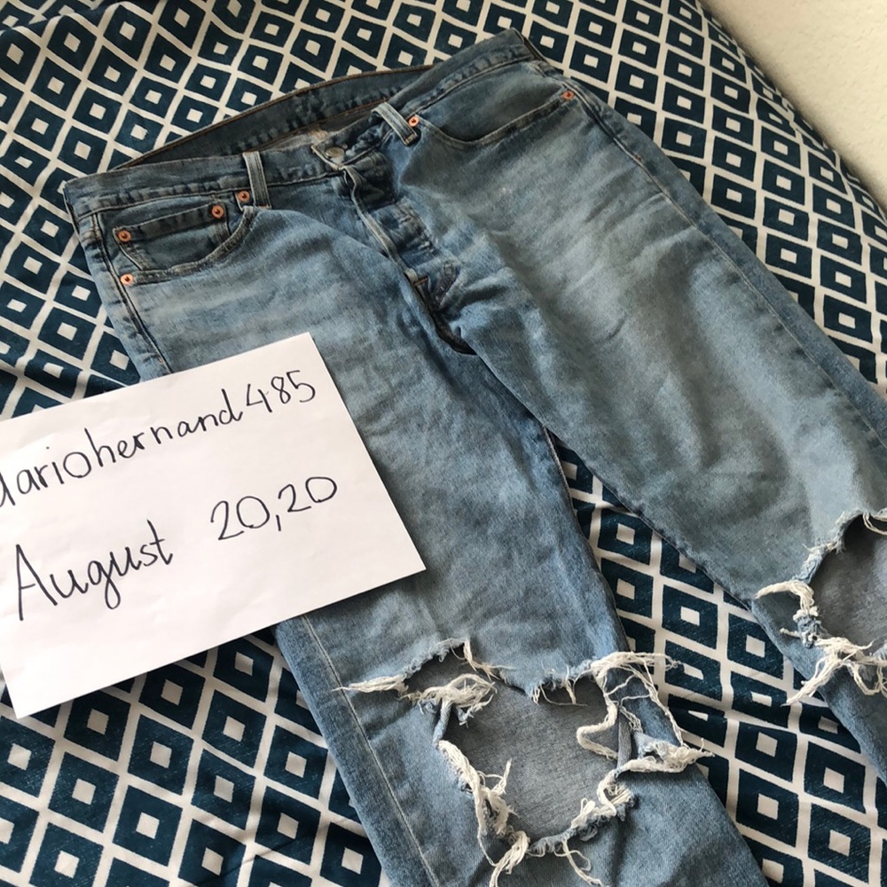 Levi’s Ripped Jeans - Picture 2 of 5
